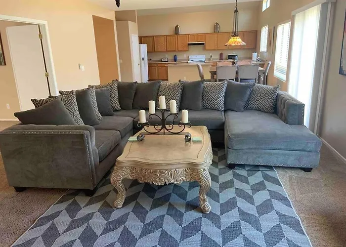 Bella Oasis Family Retreat * El Mirage
