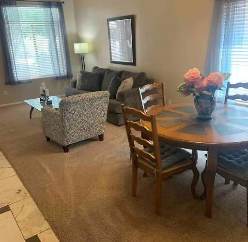 Bella Oasis Family Retreat Holiday home El Mirage